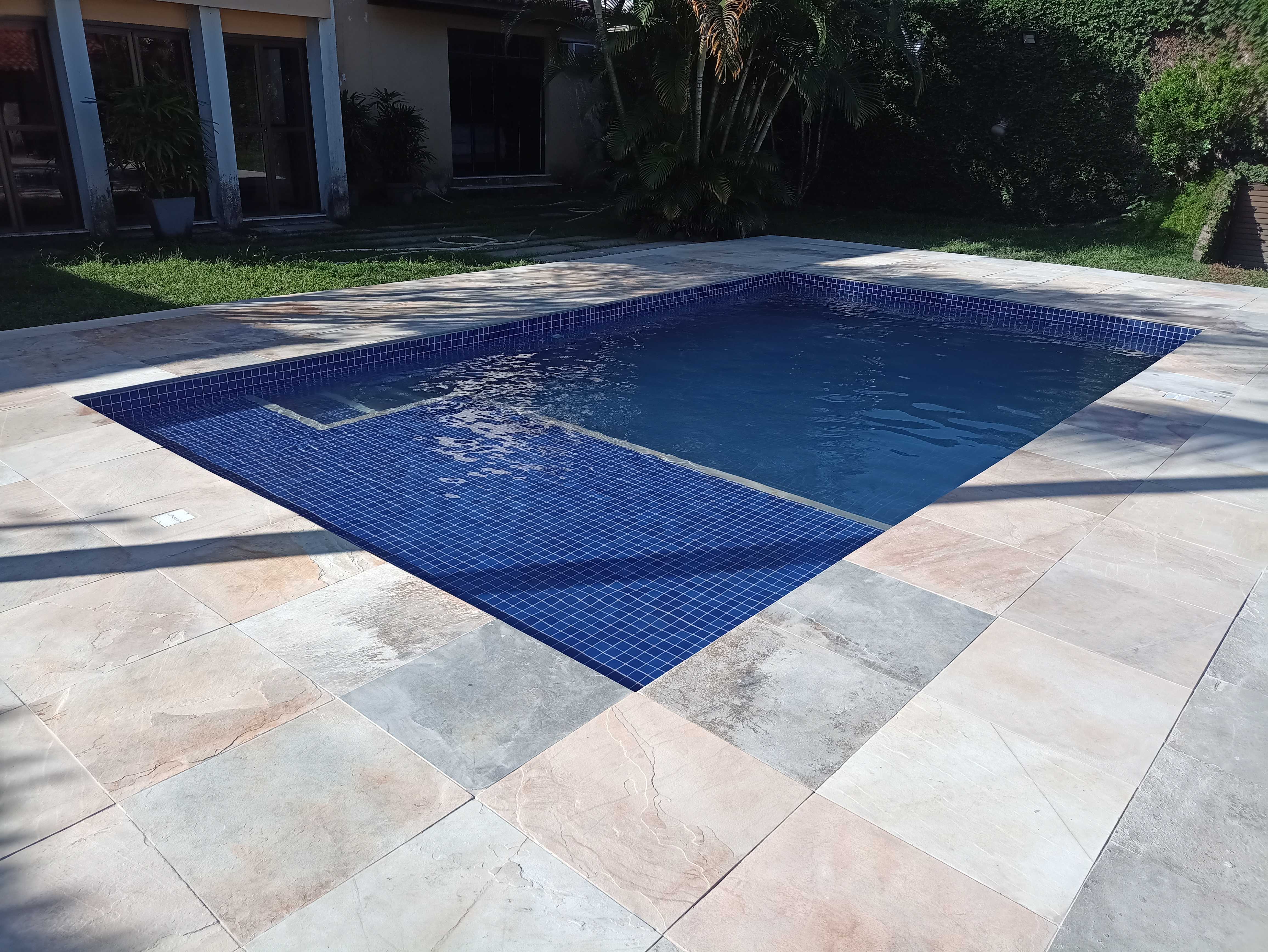 Piscina reformada